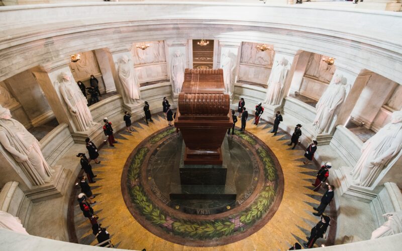 IMÁGENES] Frente a la tumba de Napoleón - Fusilerías