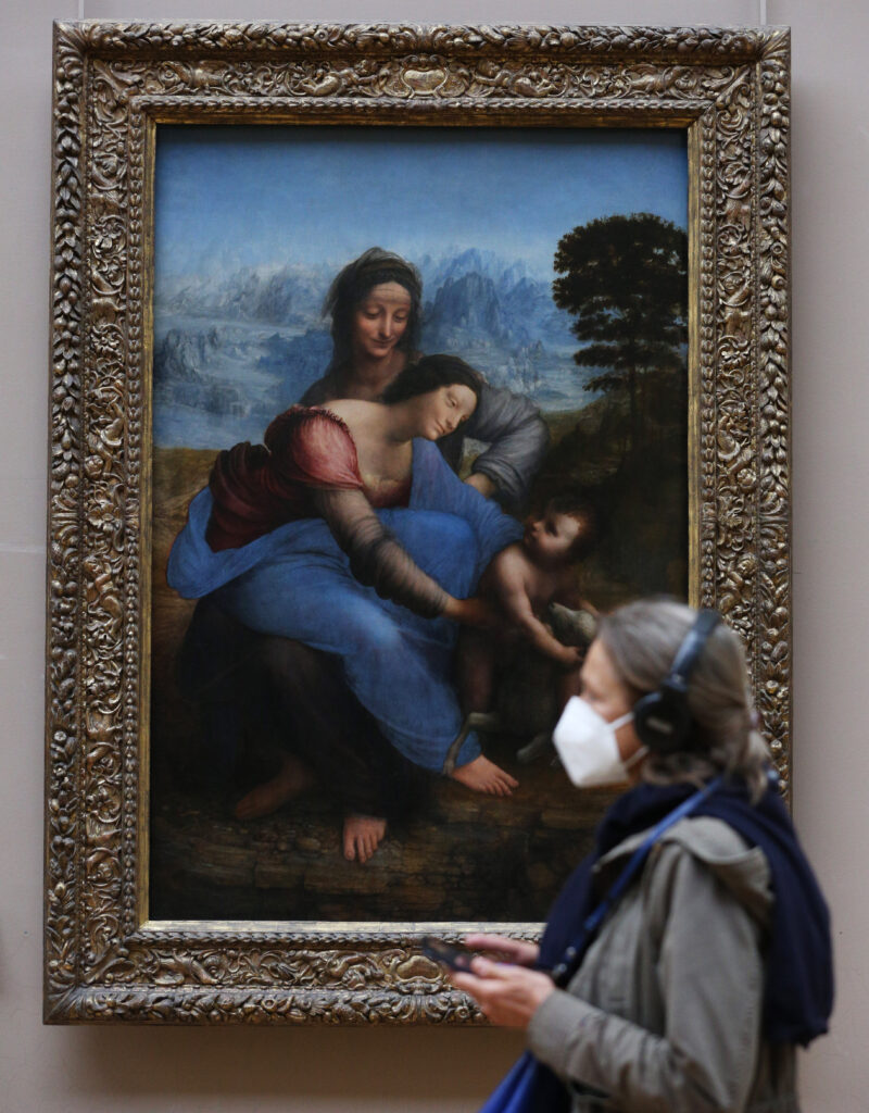 Con restricciones, Francia reabre las puertas del Museo Louvre de París 13 louvre