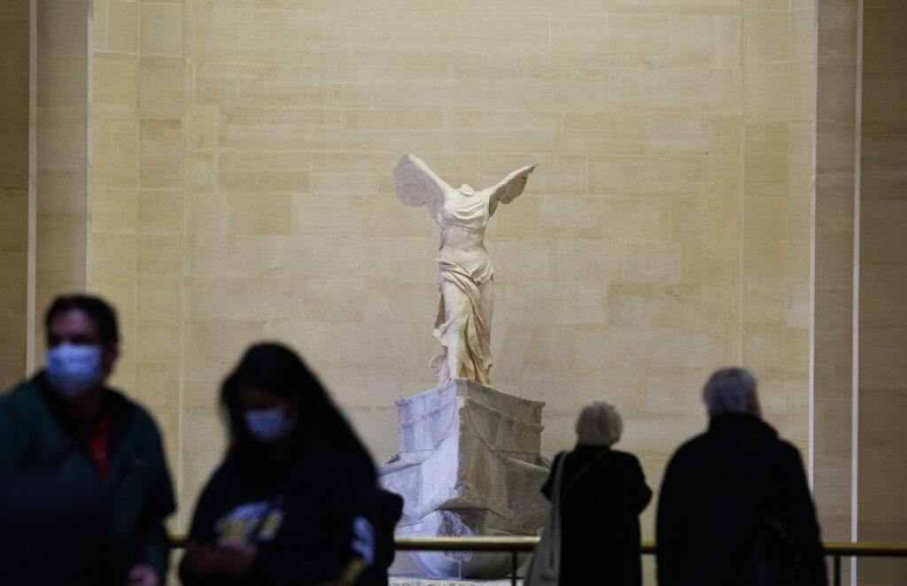 Con restricciones, Francia reabre las puertas del Museo Louvre de París 20 louvre