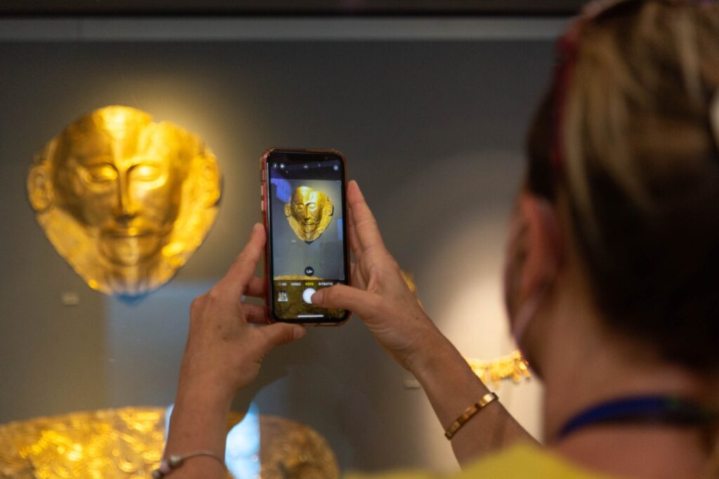 El misterio de las máscaras mortuorias de oro de la antigua Grecia 6 máscara de oro