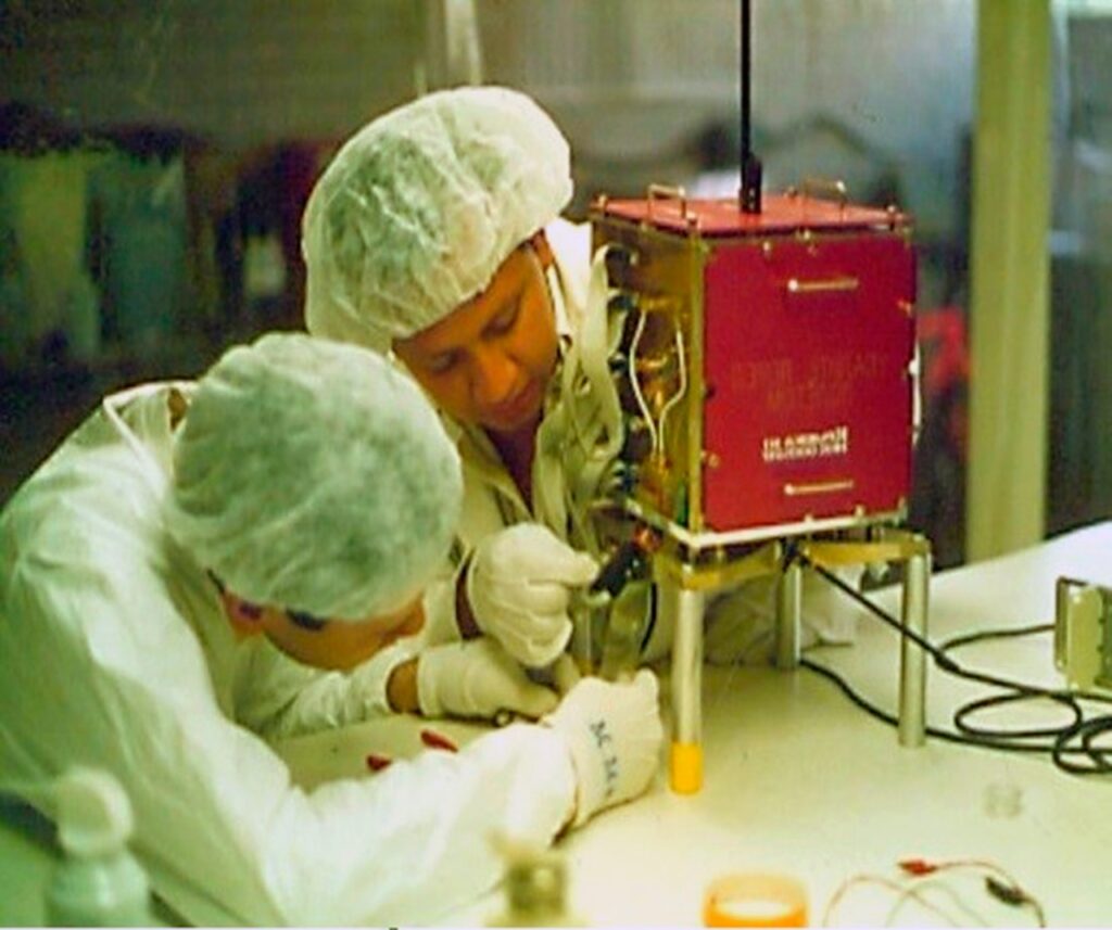A 25 años del exitoso lanzamiento del satélite UNAMSAT-B 7 UNAM