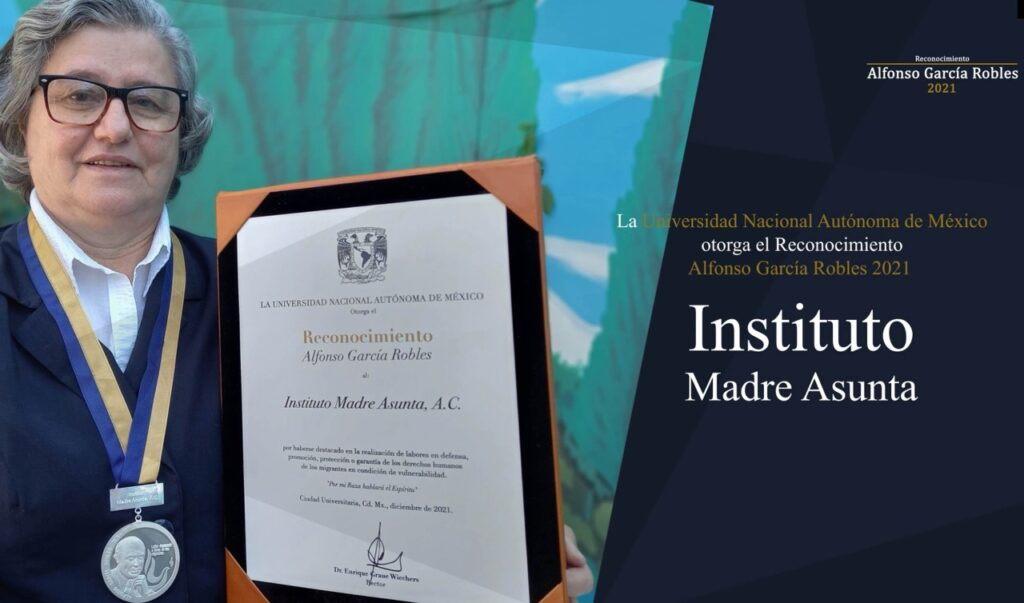 Reconoce UNAM defensa y protección de personas migrantes 6 Reconocimiento Alfonso García Robles