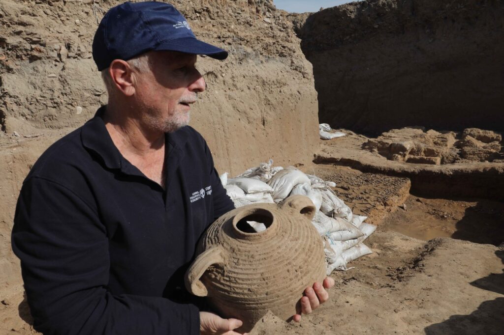 Descubren complejo industrial de hace 1,900 años y un gran cementerio 6 complejo industrial