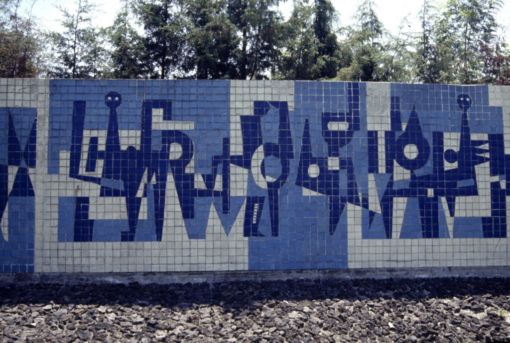 'Abstracción integrada', el mural rescatado de una fábrica de bujías 9 Abstracción integrada