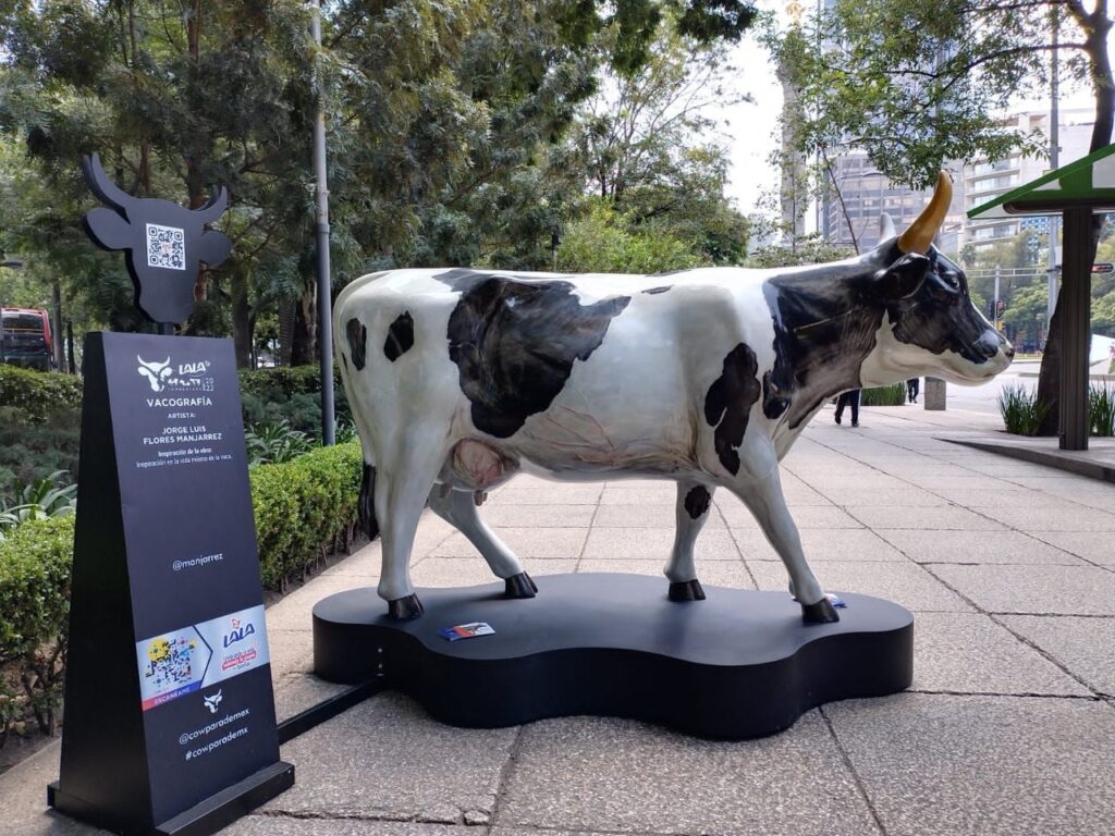 CowParade: 62 esculturas de tamaño natural llegan a Reforma 7 cowparade