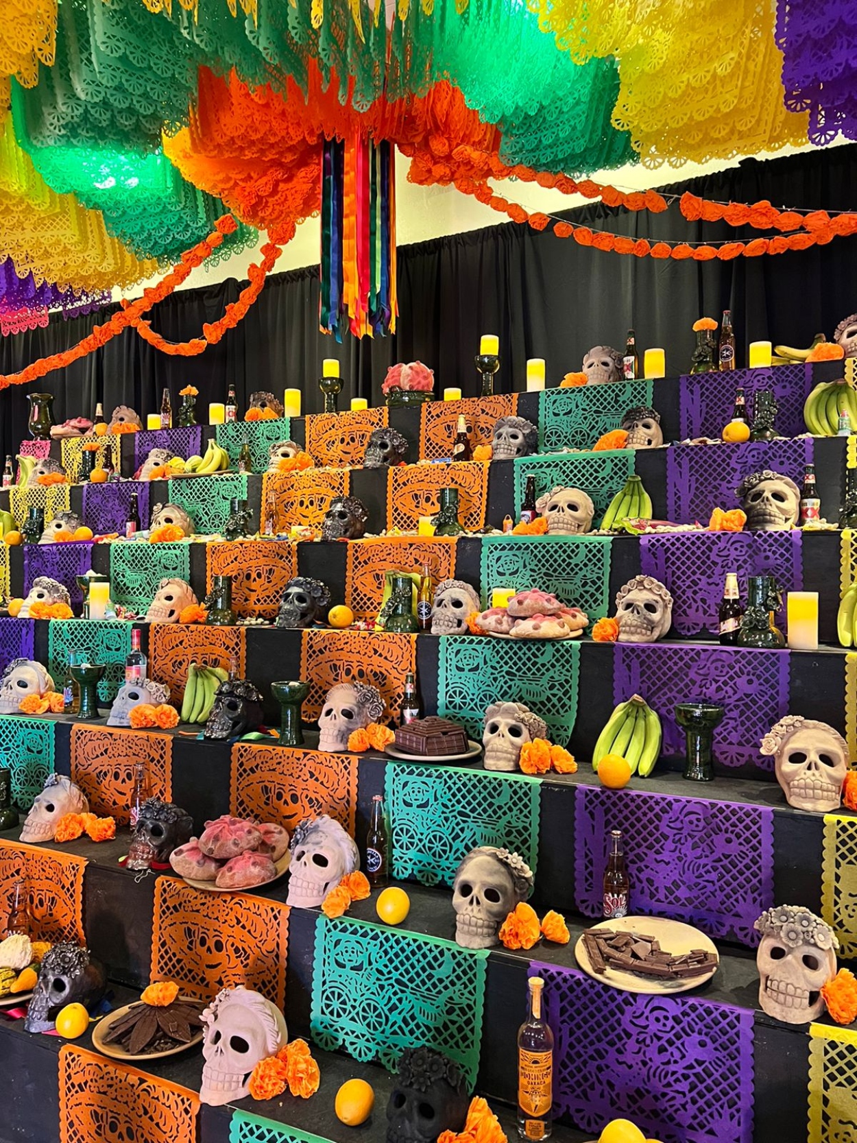 Mexicanos trasladan el Día de Muertos a Phoenix Fusilerías