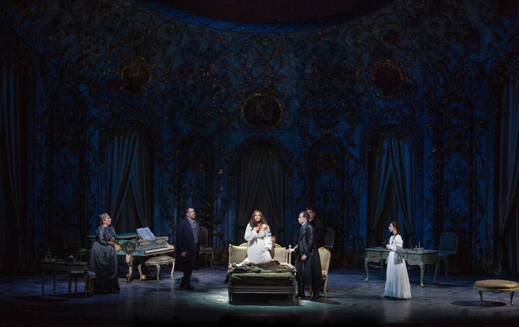 Soprano Nadine Sierra protagoniza 'La traviata' desde MetOpera 7 La traviata