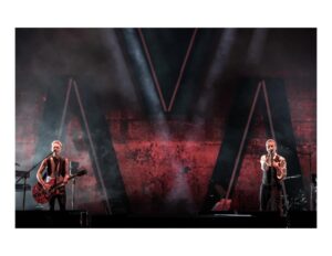 Memento mori, “recuerda que morirás”, así que disfruta el ahora, es la idea que el ahora dúo musical Depeche Mode dejó en claro a lo largo de sus tres conciertos en la Ciudad de México. 
