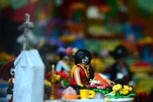 La exposición Día de Muertos con Playmobil se montó en el Museo Nacional de las Intervenciones para acercarse de forma lúdica a la conmemoración de los fieles difuntos en México