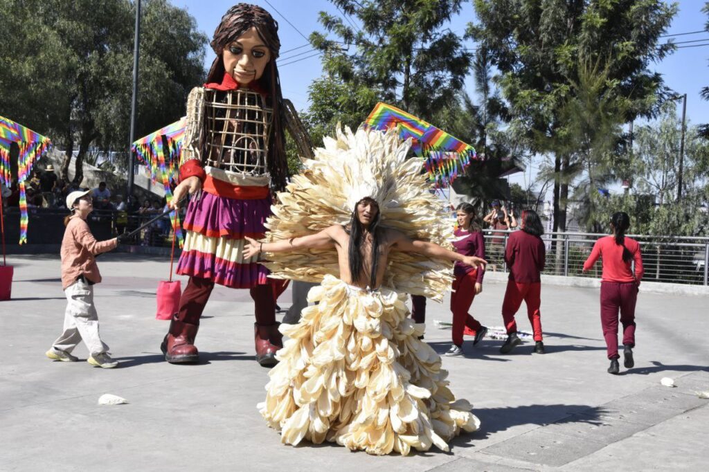 Raíz de la exclusión 7 la Pequeña Amal, niña Migrante Siria, fue recibida con entusiasmo en la Unión de Colonos y Colonia San Miguel Teotongo, Iztapalapa