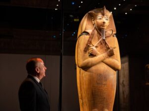 Vende 100 mil boletos exposición de Ramses II en Australia 7 Sídney. Con 100 mil entradas ya vendidas por adelantado, la expectación por la exposición Ramsés II y el oro de los faraones ha estado creciendo incluso antes de su apertura oficial al público en el Museo Australiano