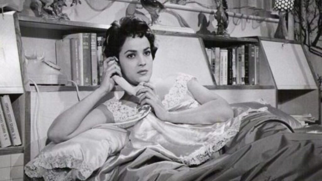 Cineteca luce el vestido de Yolanda Varela en 'Escuela de Rateros' 8 Yolanda Varela