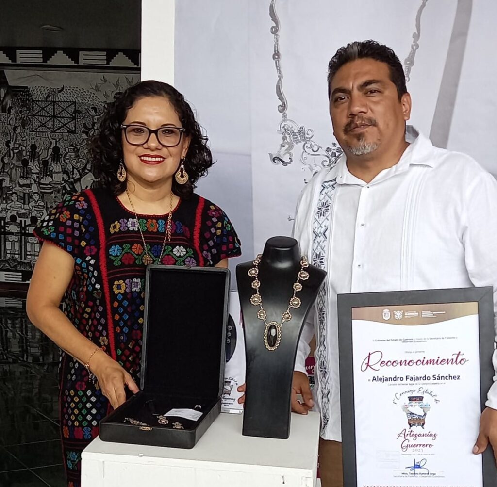 Alejandro Fajardo rescata técnicas tradicionales de la platería 11 Alejandro fajardo plata plateria Taxco guerrero artesano