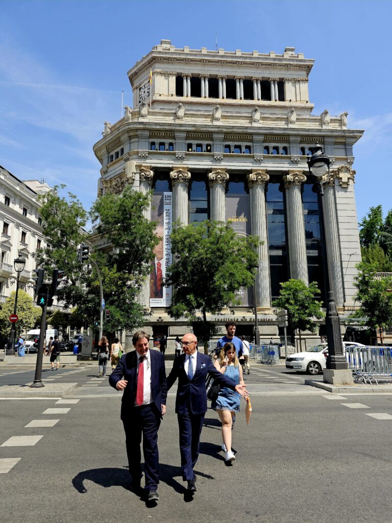 Premian a Luis García Montero por la "belleza y finura de su lenguaje" 8 Escritor Luis García montero premio carlos fuentes