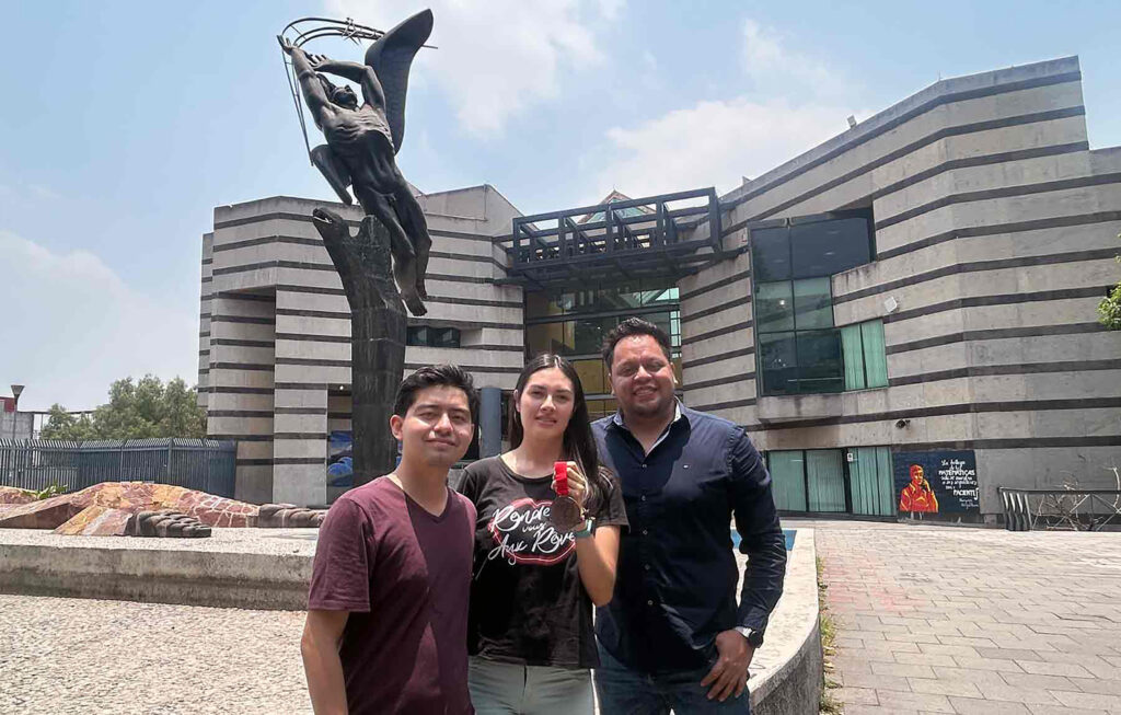 Alumnos de la UNAM ganan tercer lugar en Feria de Ciencias en Túnez 8 I-FEST 2024 Túnez ciencias física biomédica unam