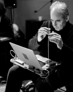 Reflexionan sobre la improvisación más allá del arte 6 El coloquio internacional Máquina productora de silencio. La improvisación en y más allá de la música y las artes se realizará del lunes 24 al sábado 29 de junio en la Fonoteca Nacional con entrada libre.