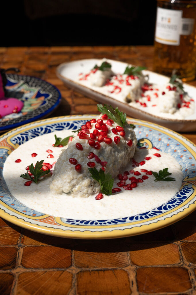 Cocina mexicana, simbolismo en los fogones 8 Los chiles en nogada tienen más de 200 años de vida con múltiples historias que rodean al platillo cocina