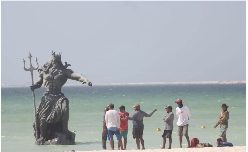 Poseidón vs. Chaac: los dioses (y los humanos) deben estar locos 6 Escultura poseidon maya chaac yucatan huracán beryl