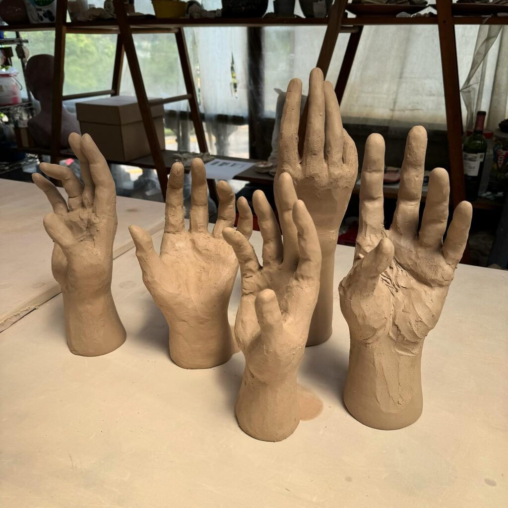 Rabí Montoya: de jugar con plastilina a crear con cerámica 9 Rabi Montoya artista plástico bienal cerámica horno
