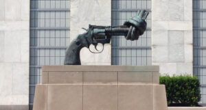 Las 400 obras de arte en la sede de la ONU reflejan su misión de paz 6 El arte en la sede de la ONU refleja su misión de paz