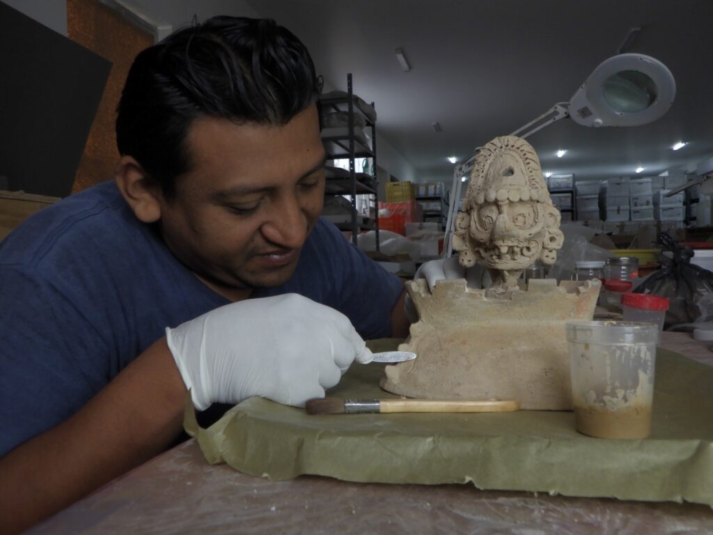 Gran Acrópolis de Calakmul reabre con 30 piezas recuperadas 6 Gran acropolis calakmul tren maya inah Cyrus Lundel