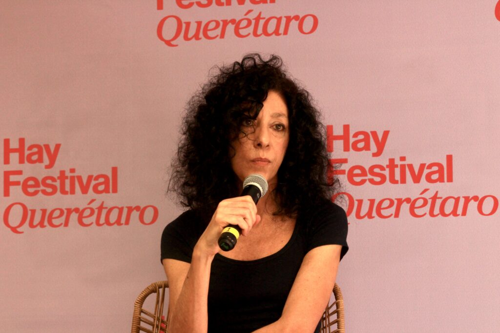 Leila Guerriero: "Me parece estupendo un premio para reconocer a los autores" 7 Estar atado al clic es como darse un balazo en el pie: Lerila Guerriero en el Hay Festival