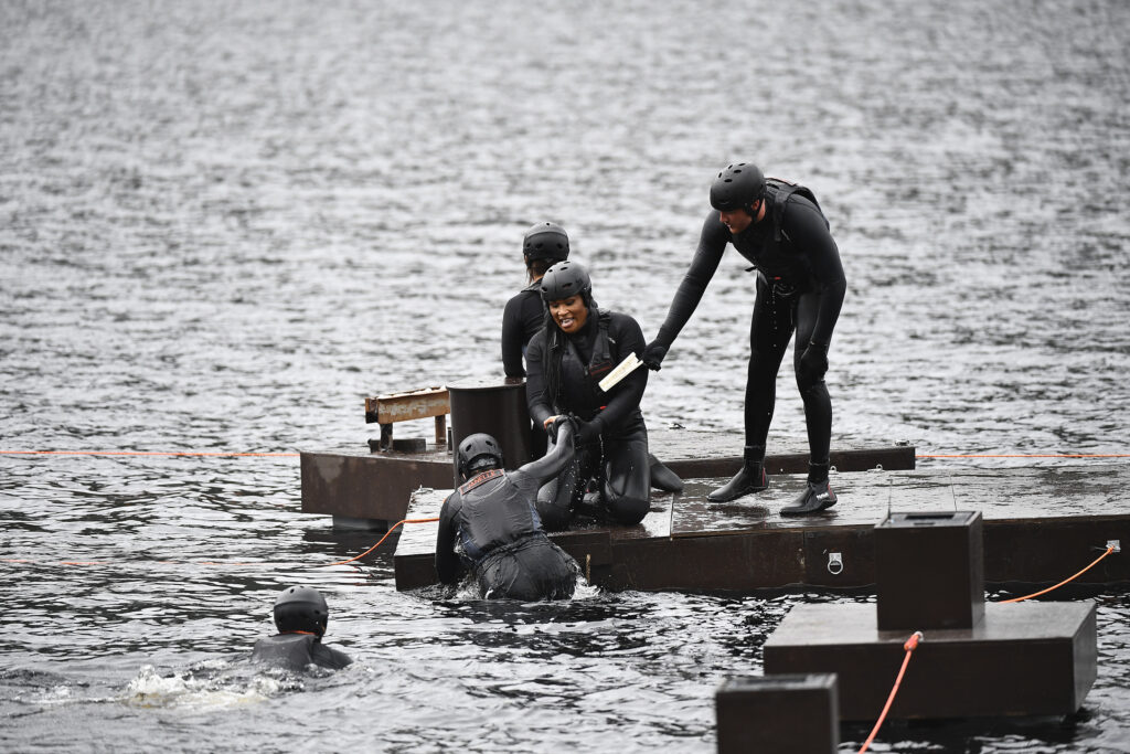 ‘Evil’ promete un final ‘endemoniado’ 8 Serie universal evil Traitors reality Alan Cumming