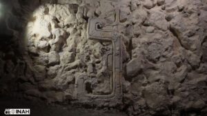 Hallan 3 fachadas con relieves sobre la dinastía Kaanu'l en la zona de Dzibanché 6 El INAH descubre tres fachadas con relieves alusivos a la dinastía Kaanu'l, en la Zona Arqueológica de Dzibanché