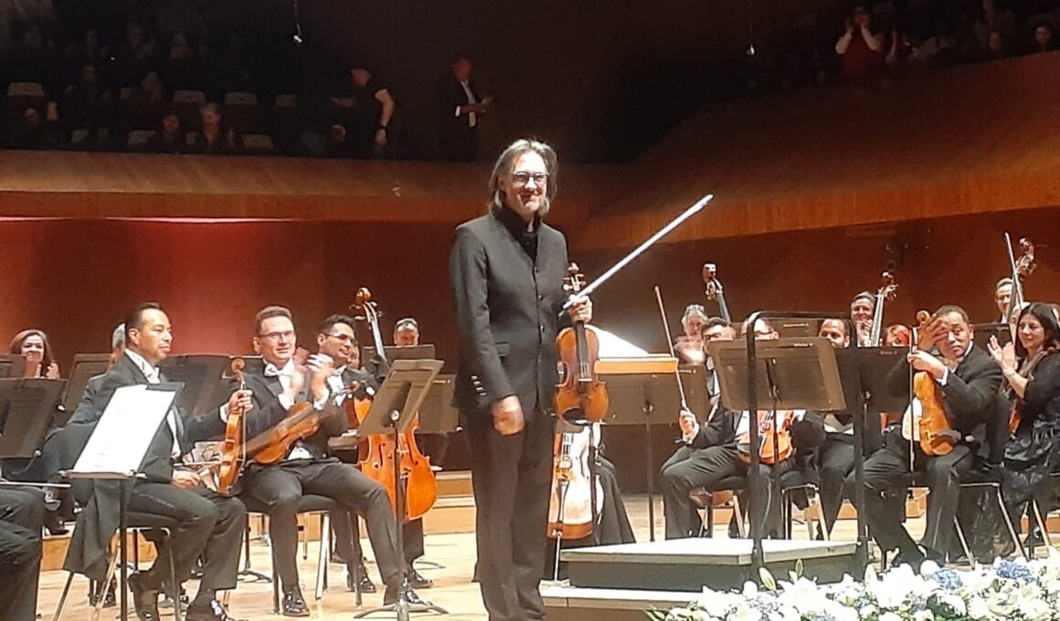 Leónidas kavakos filarmónica UNAM OFUNAM violinista