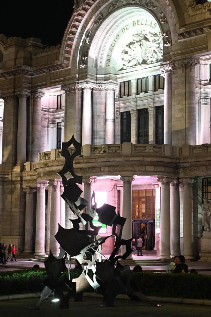 Ángela Gurría, una mujer “inquieta, obsesionada por la creación” 9 Angela gurria artista escultura bellas arte señales
