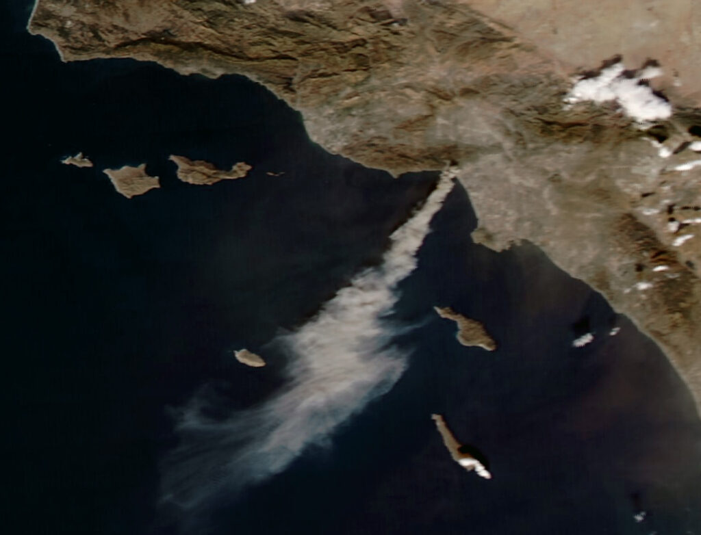 Satélites de la NASA captan los incendios en Los Ángeles 6 Incendio forestal nasa satélites ángeles california