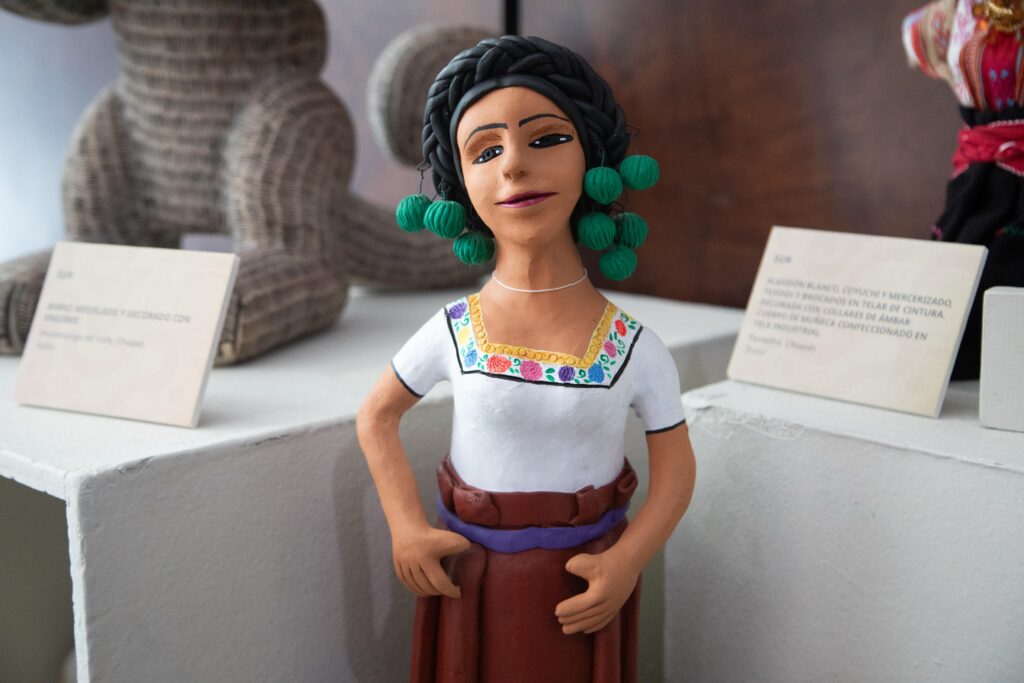 Cosmovisión indígena queda plasmada en ‘Lenguajes del arte popular’ 8 Cosmovisión indígena indautor lenguaje arte popular
