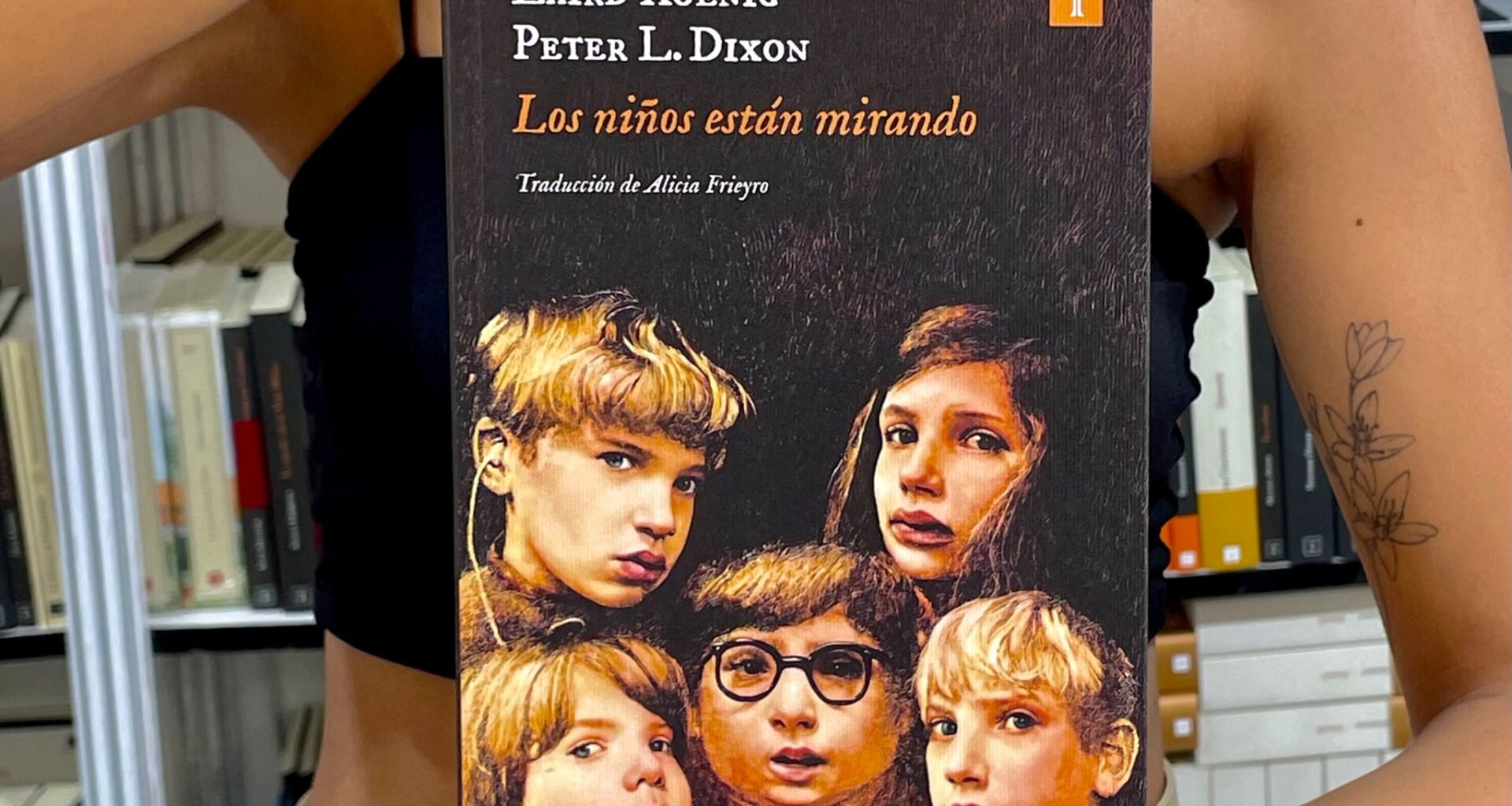 Laird Koenig Peter Dixon he man niños están mirando