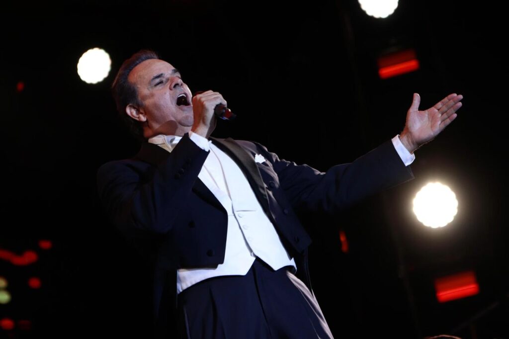 Ramón Vargas, Eugenia León y Fernando de la Mora regalan una noche con Roberto Cantoral 8 Ramón Vargas Eugenia León Mora Roberto Cantoral slp
