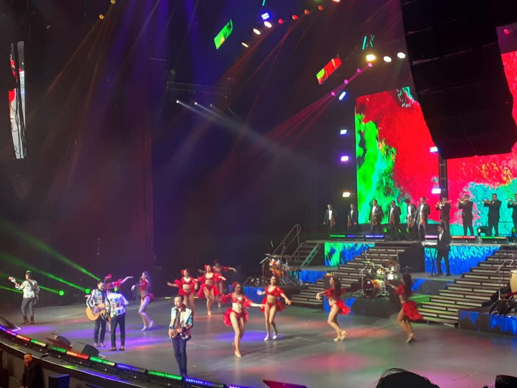 CRÓNICA | Sonaron 7 balazos en concierto de Los Tigres del Norte 7 Tigres del norte auditorio nacional banda corridos