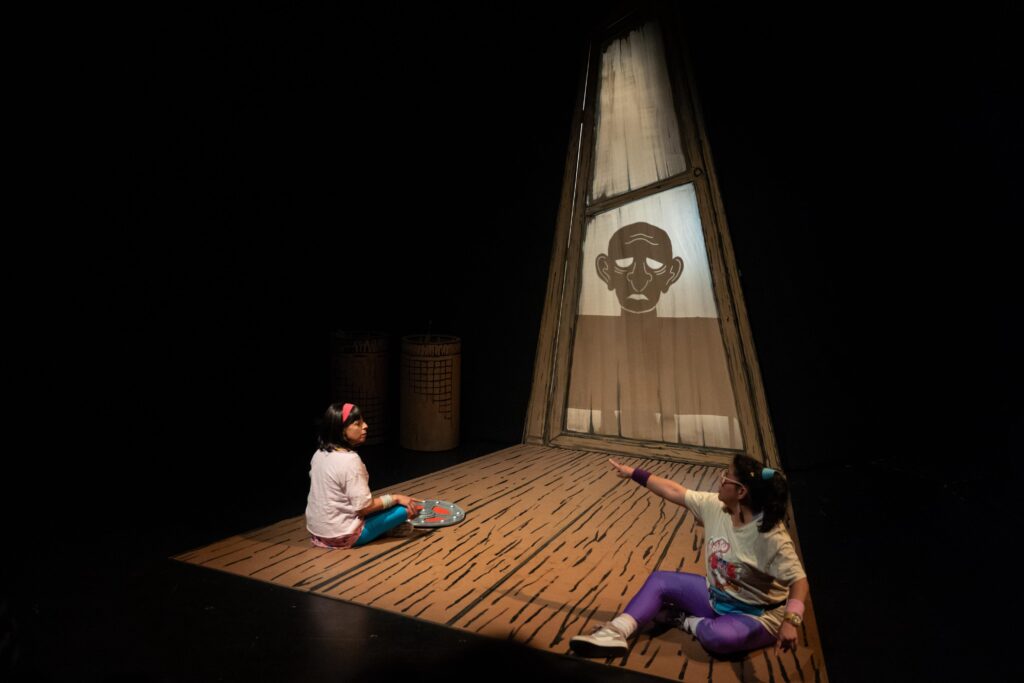 ‘Un no monstruo que no vuela’ desentraña los secretos familiares 6 Un no monstruo que no vuela teatro unam sara pinet