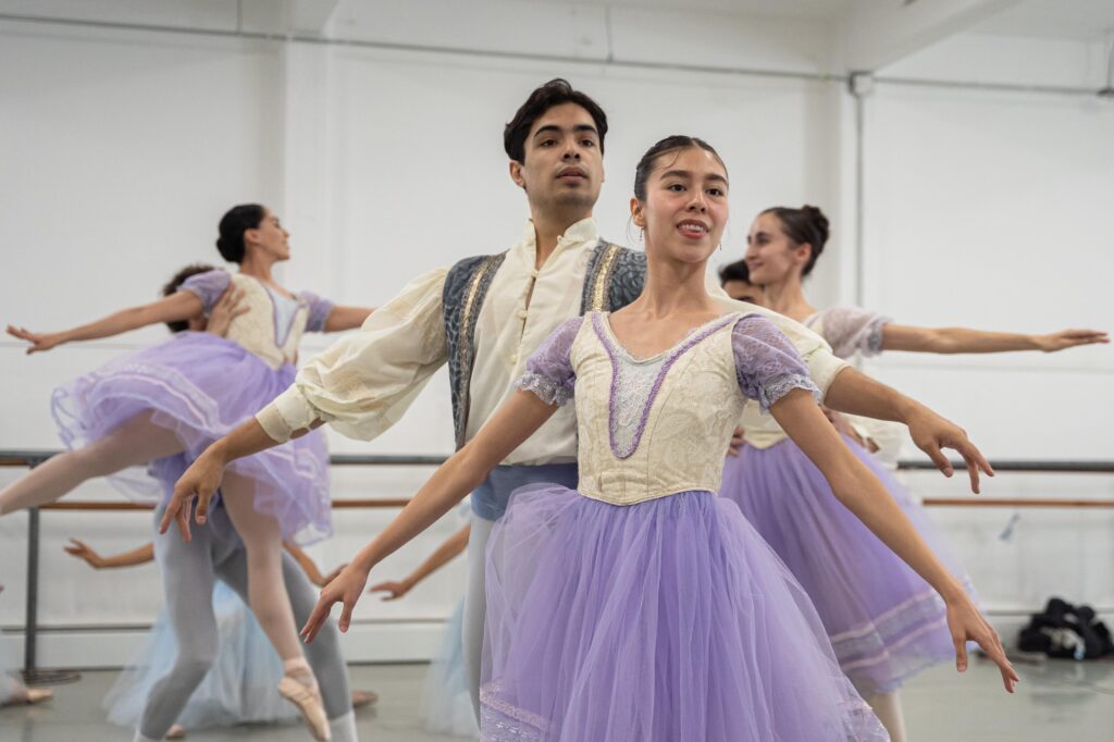 ‘Coppélia’ mezcla la comedia con la técnica clásica 7 Coppélia Hoffmann danza bellas artes Swanilda Franz