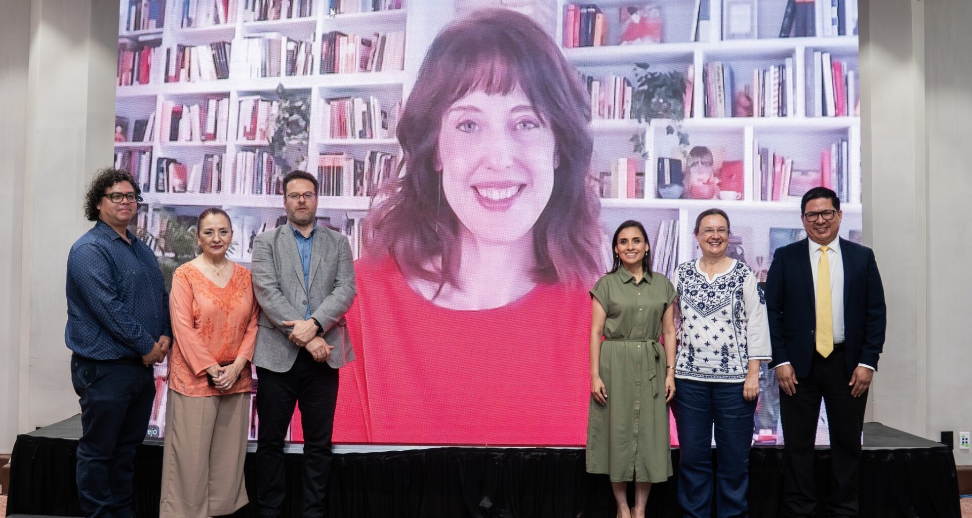 Irene Vallejo Premio Nuevo León Alfonso Reyes libro
