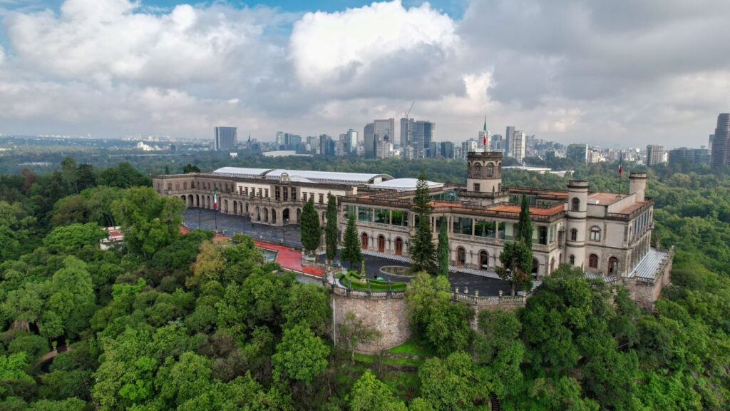 Cerro bosque castillo Chapultepec libro arqueologia
