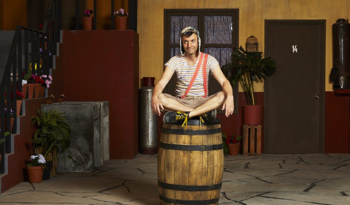 Chespirito Roberto Gomez Bolanos chapulin colorado