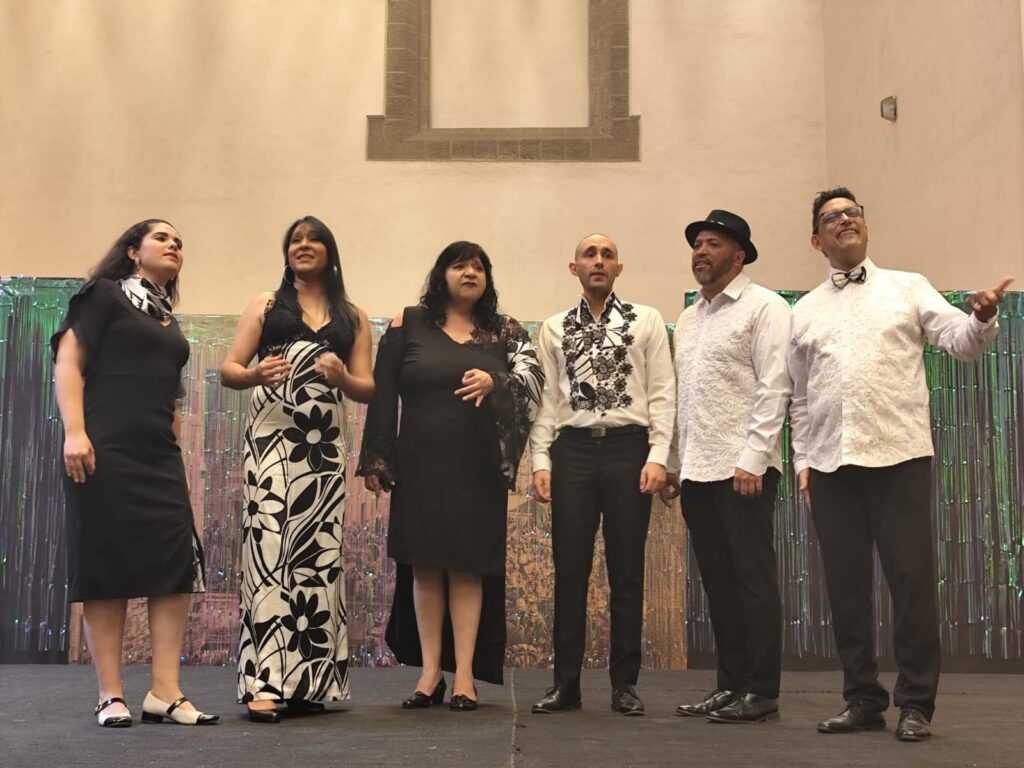 Ensemble coral Voz en Punto celebra 19 años de Ceuvoz con concierto 7 La agrupación se suma a las celebraciones de la institución fundada por Luisa Huertas, la única en Iberoamérica dedicada a la enseñanza de la voz