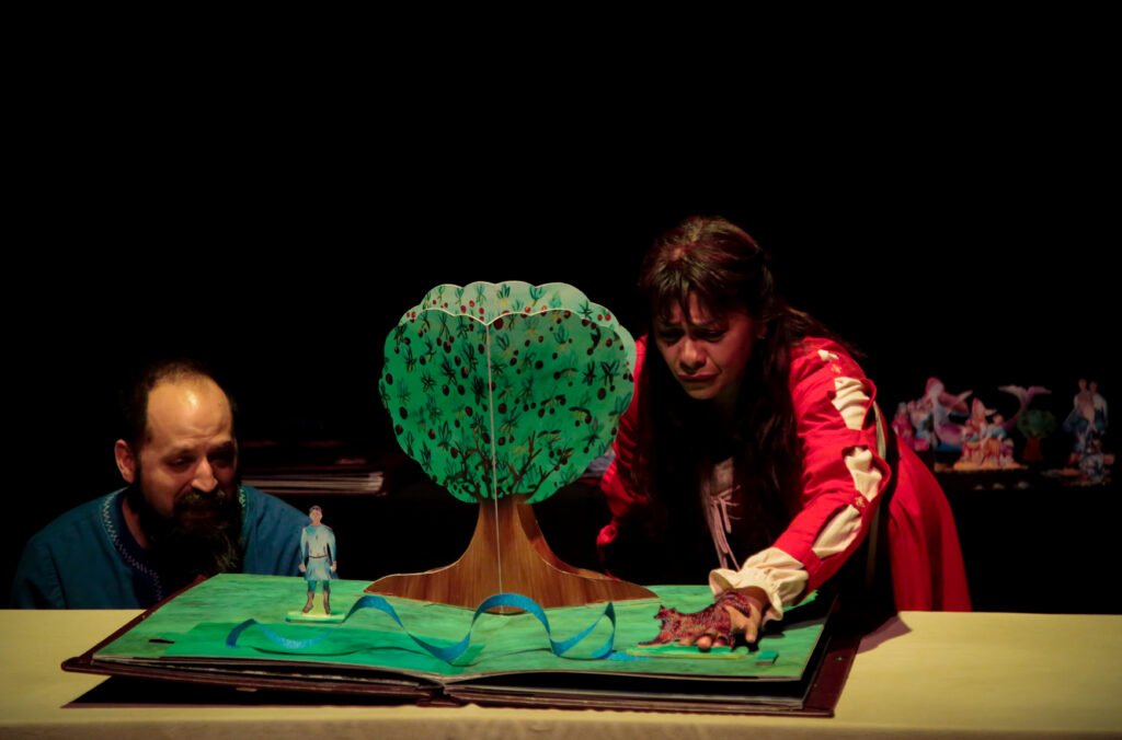 Hechiceros, vikingos y seres extraños se unen en la búsqueda de la felicidad 10 Hechiceros vikingos Marcel Petrasant Grumper teatro