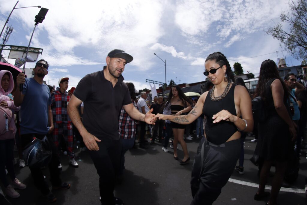 Héctor Lavoe lleva esperanza, alegría y unión a Tepito 8 Héctor Lavoe cantante salsa tepito música sonideros