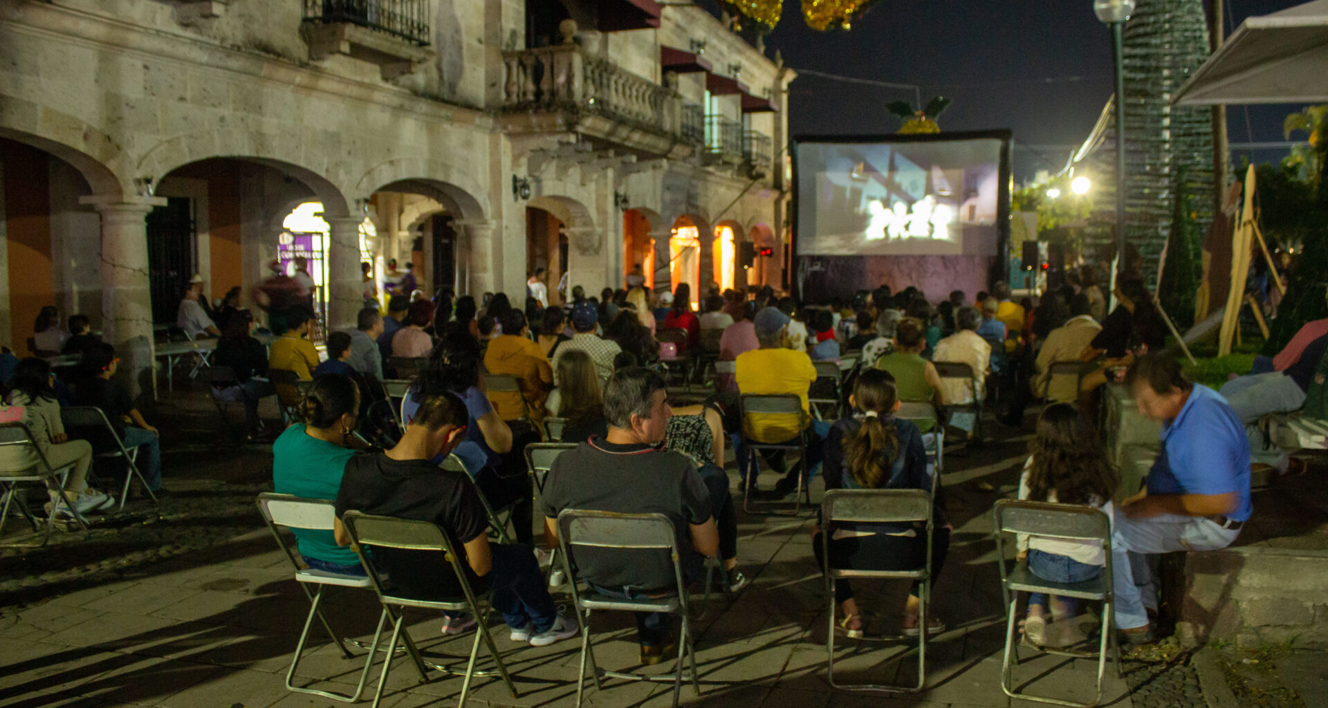 HuertoCinema Móvil lleva cine mexicano a colonias de Colima