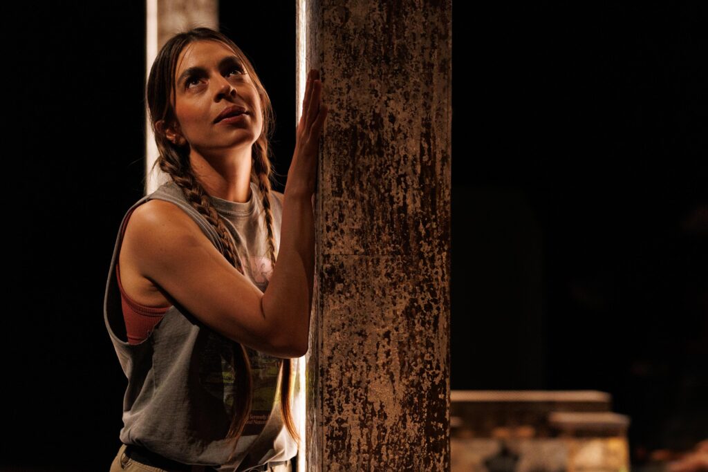 'Por el mar' retrata a 4 mujeres en momentos de ruptura 9 Por el mar mujeres rupturas teatro poesia dorado 70