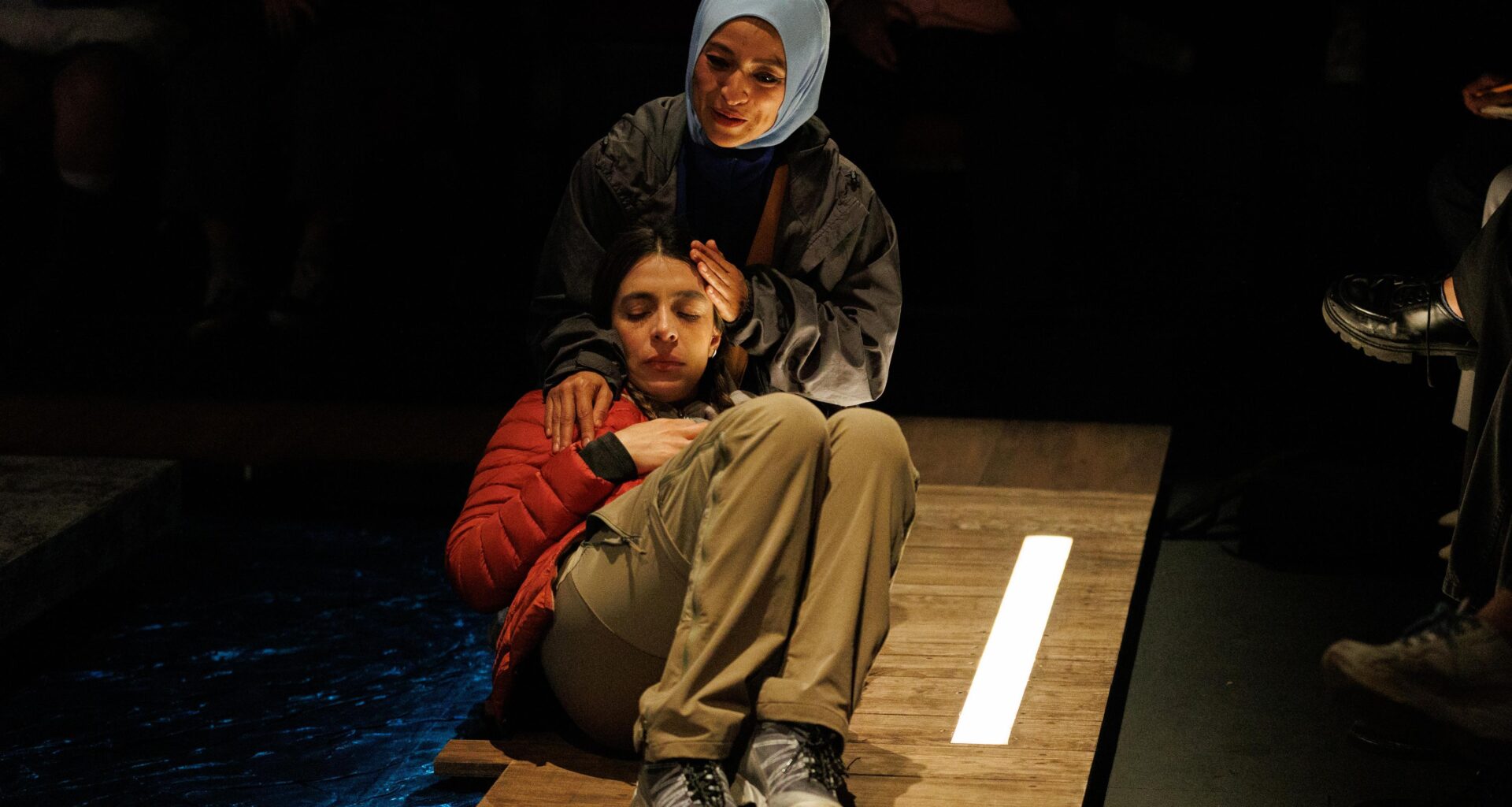 Por el mar mujeres rupturas teatro poesia dorado 70