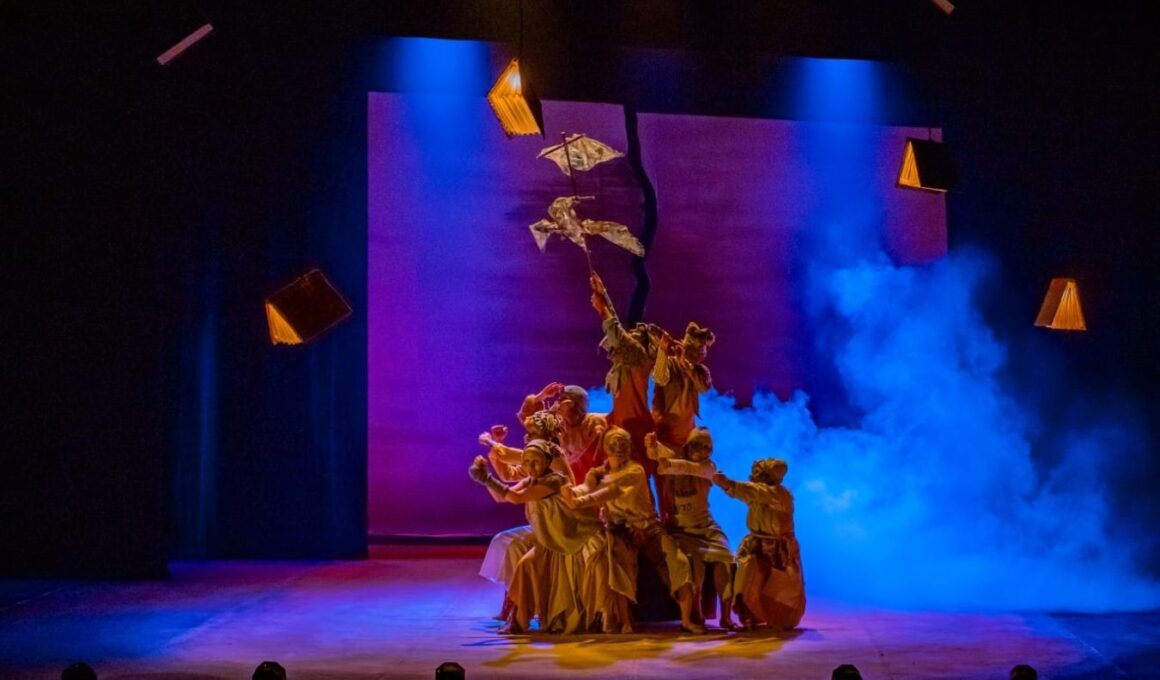 Trigal luciérnagas Teatro Helénico Papelitas Teatra