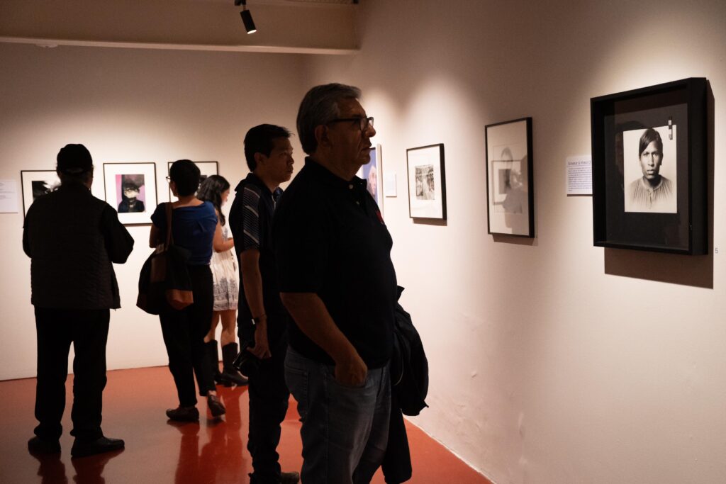 Ponen 'Frente a la cámara' a Siqueiros, Zapata y al Che 10 Frente a la cámara Centro Imagen fotografía retrato