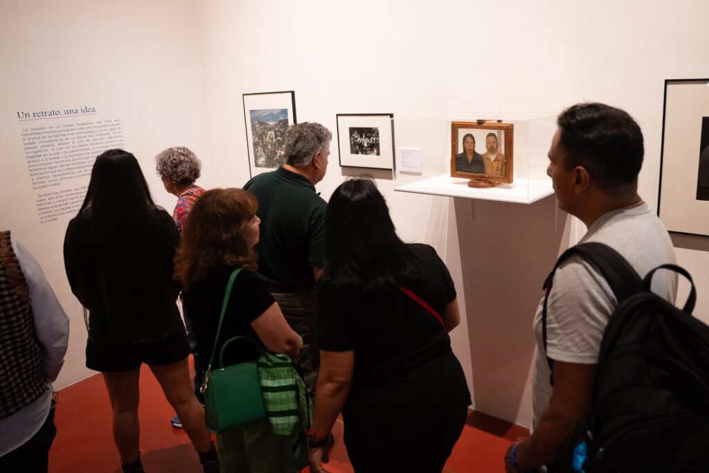 Ponen 'Frente a la cámara' a Siqueiros, Zapata y al Che 9 Frente a la cámara Centro Imagen fotografía retrato