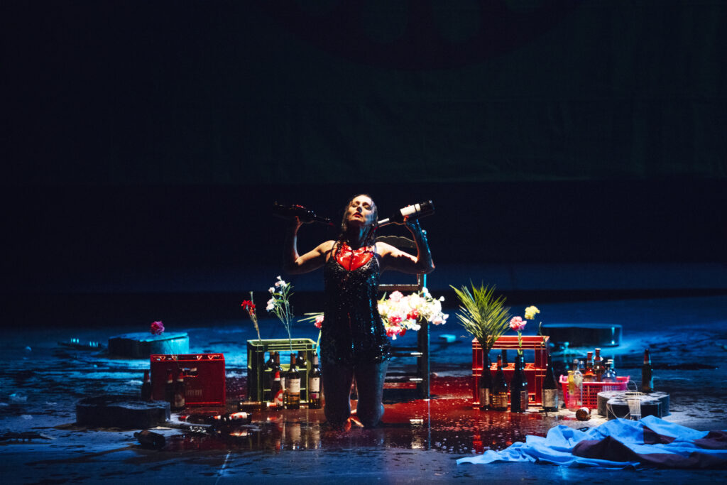 Angélica Liddell propone una inmersión en la poética del dolor 9 Angélica Liddell teatro helenico Terebrant flamenco